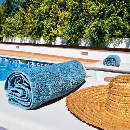 Villa Eltael - Rita Apartment - Warm Pool Until 1 November Apartment *